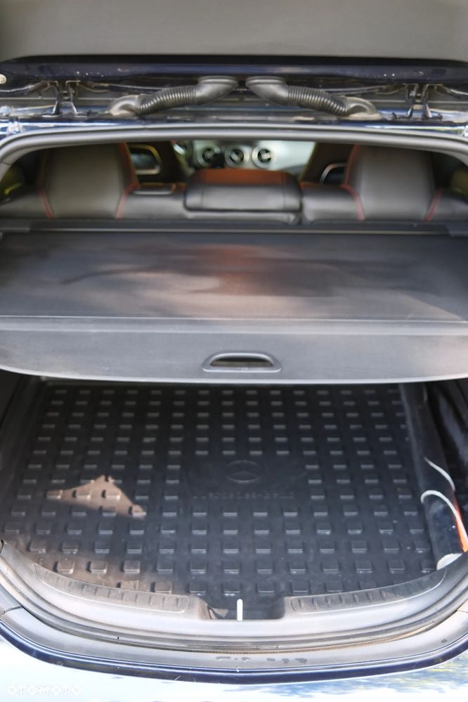 Mercedes-Benz CLA 200 d 4-Matic - 12