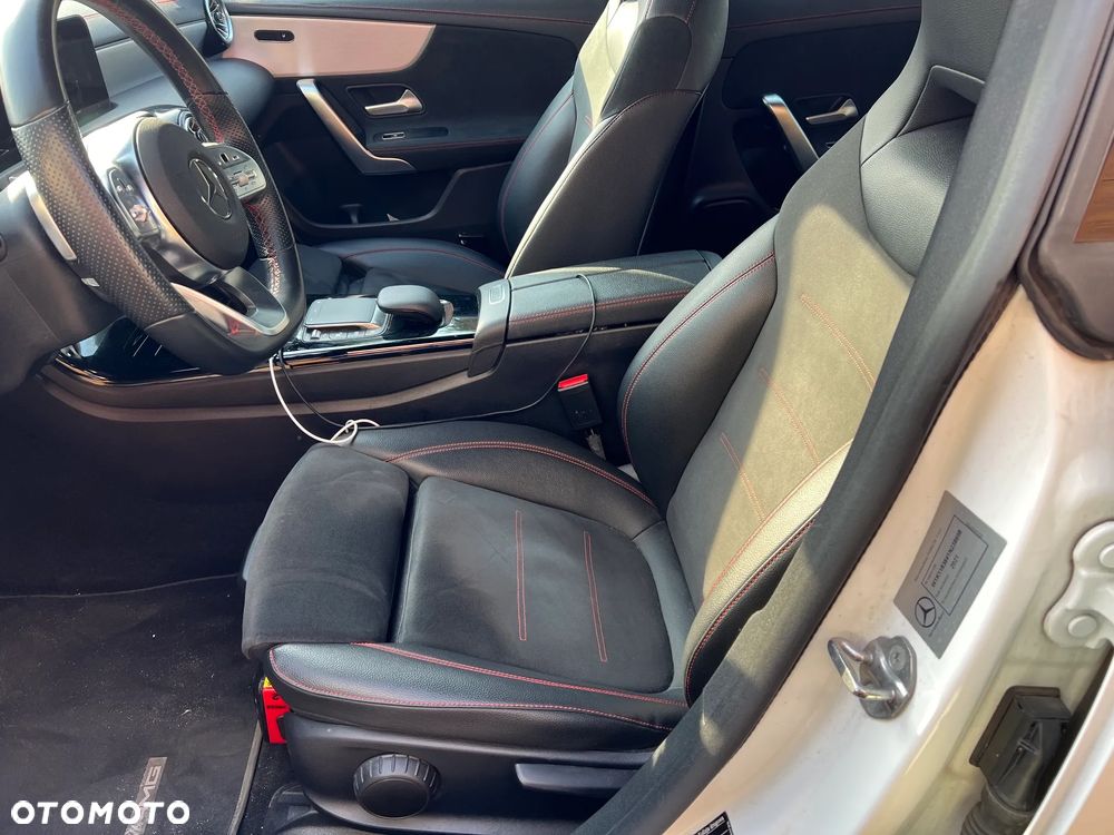 Mercedes-Benz CLA 180 AMG Line 7G-DCT - 7