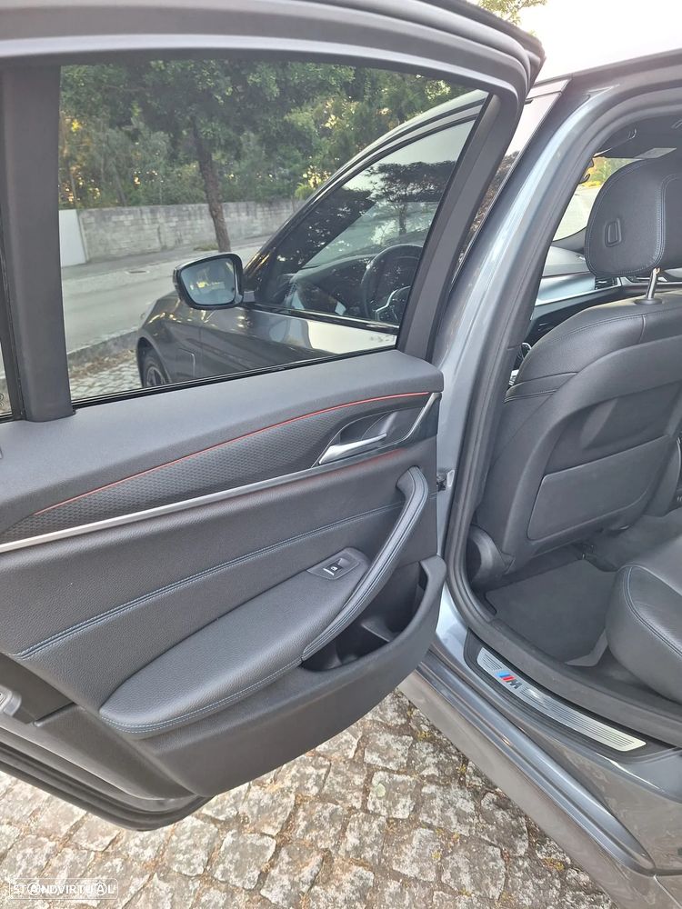 BMW 530 e Pack 50 anos M - 24