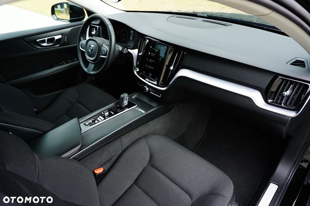 Volvo V60 B4 D Momentum Pro - 25