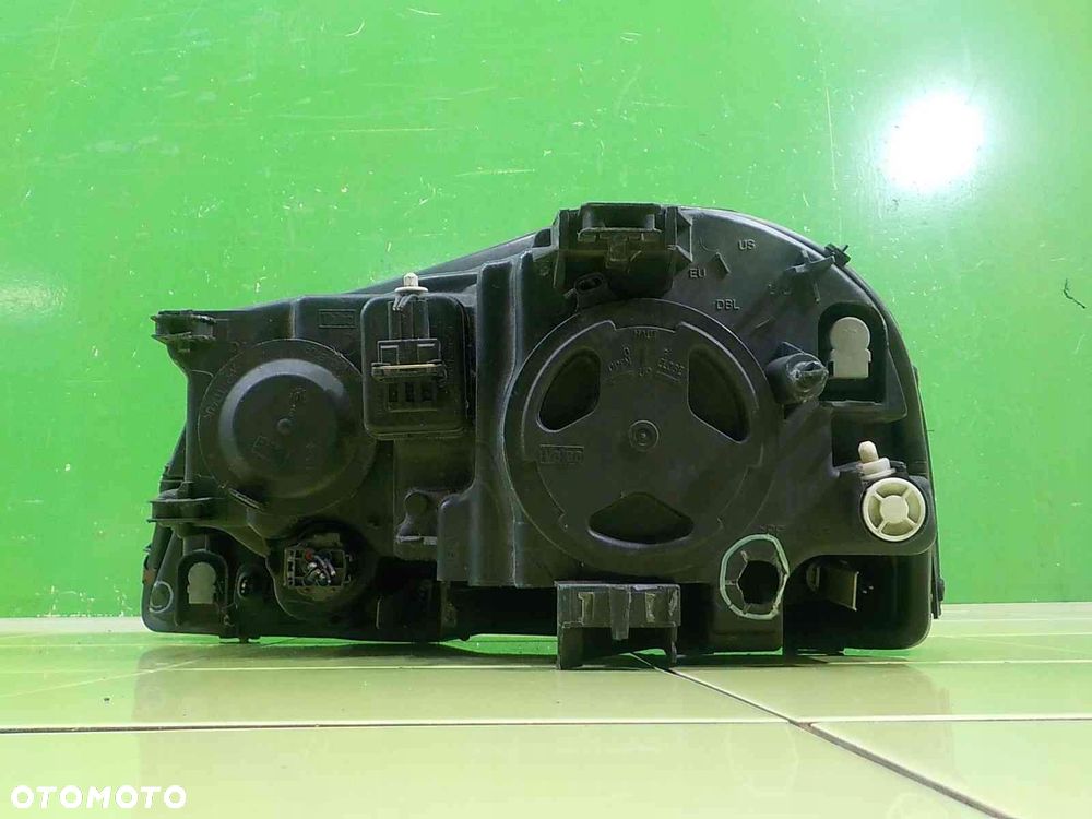 VOLVO XC90 I LIFT 08r XENON lampa prawa przod 31217048 89901785 - 4