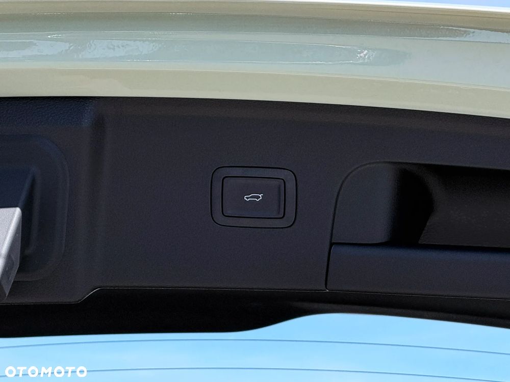 Hongqi HS3 - 15