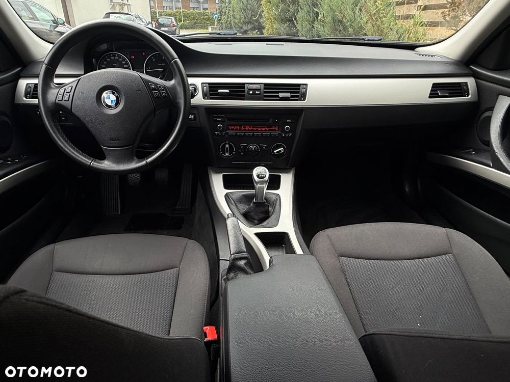 BMW Seria 3 318d Advantage - 19
