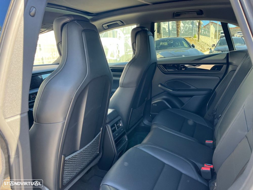Porsche Macan Electric 4 - 45