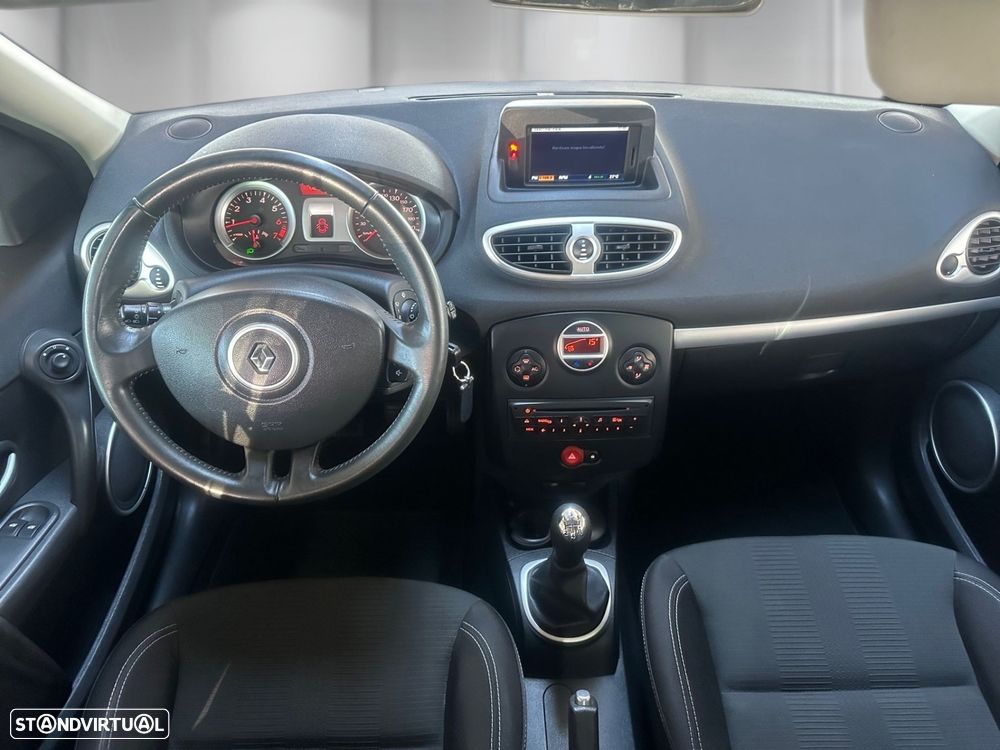 Renault Clio - 9