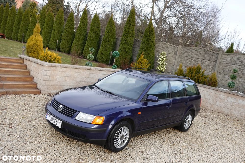 Volkswagen Passat - 4