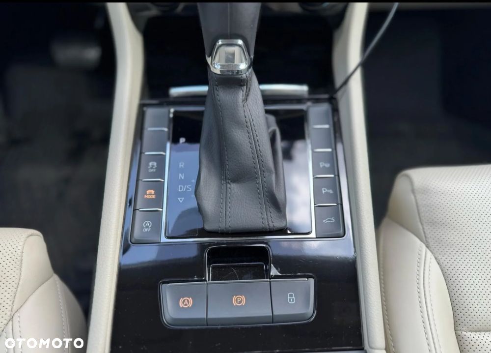 Skoda Superb 2.0 TDI L&K DSG - 25