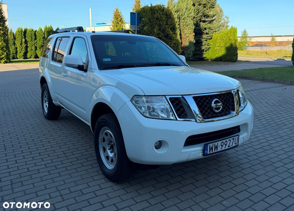 Nissan Pathfinder 2.5 D SE - 10