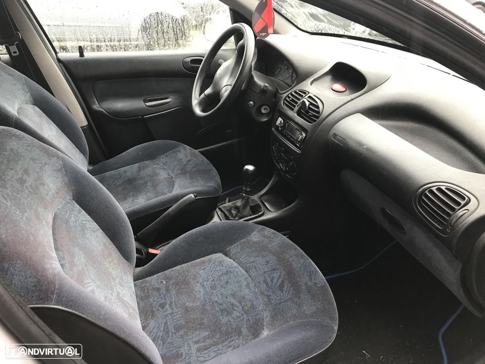 Peugeot 206 1.4cc 5P 2000 - Para Peças - 9