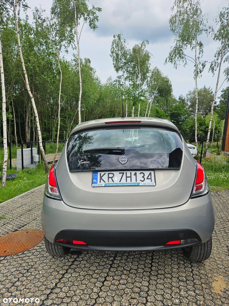 Lancia Ypsilon 0.9 Gold S&S - 3