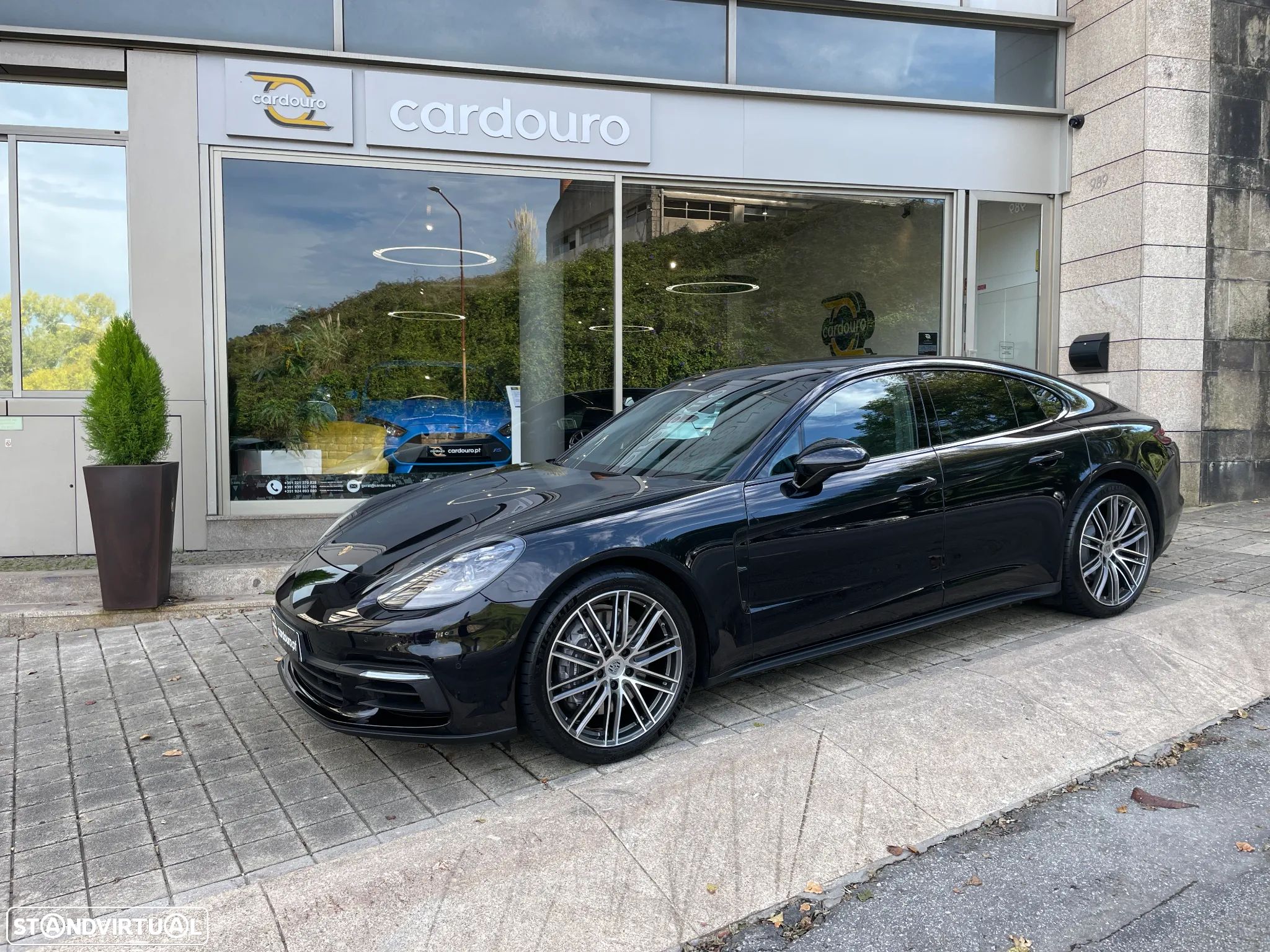 Porsche Panamera 4 E-Hybrid - 1