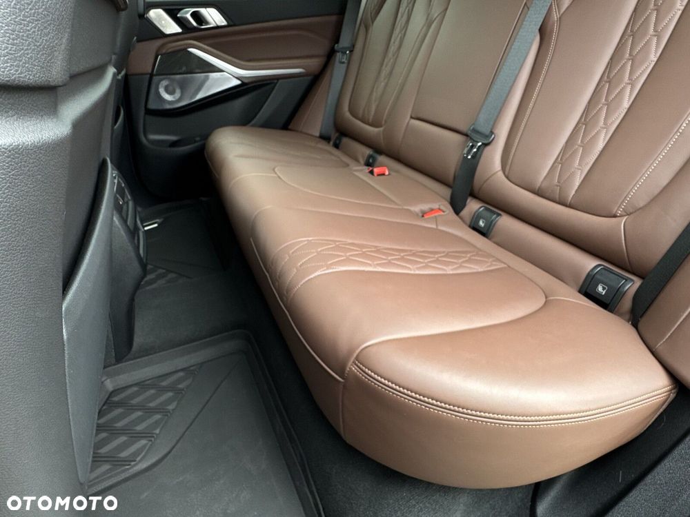 BMW X5 M50i - 22