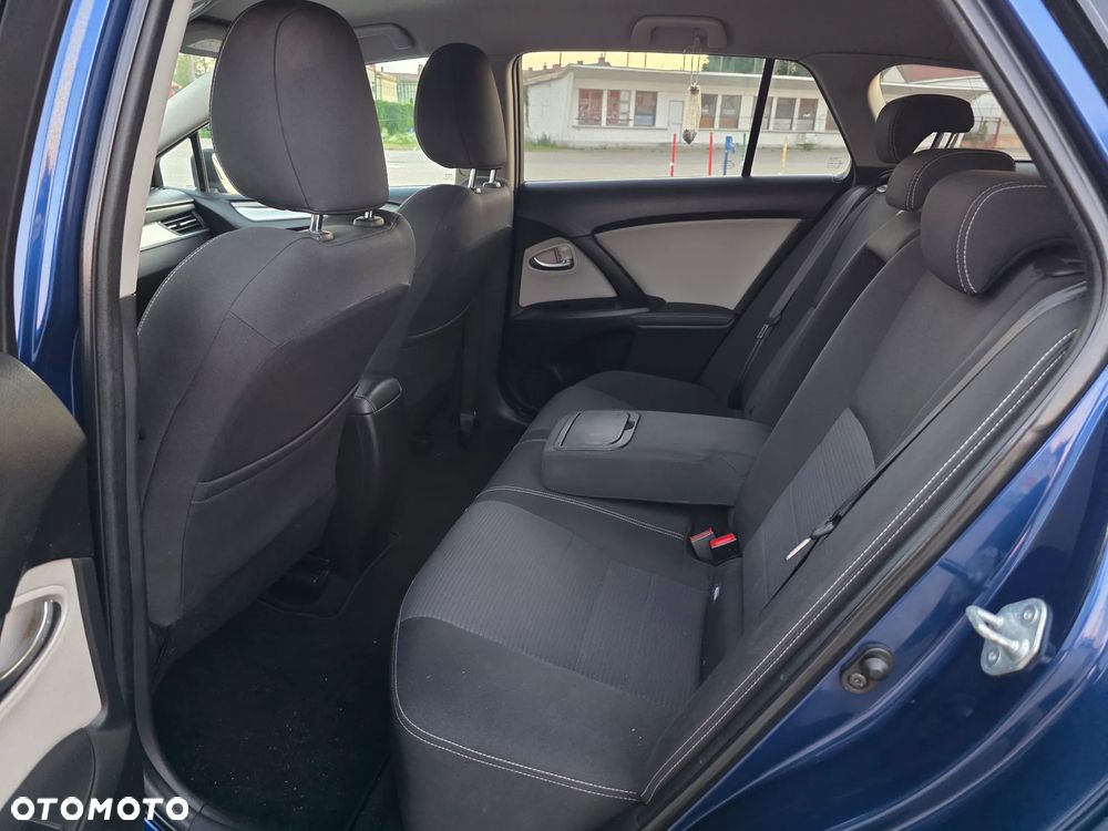 Toyota Avensis Touring Sports 1.8 Multidrive S Comfort - 18