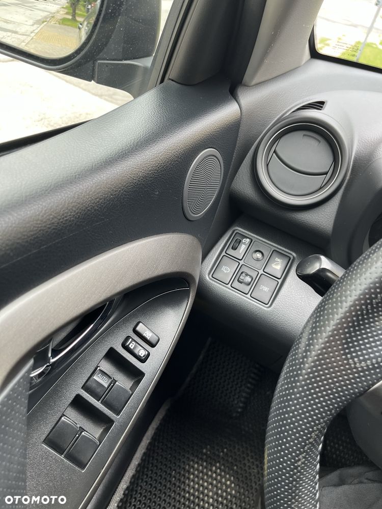 Toyota RAV4 - 7