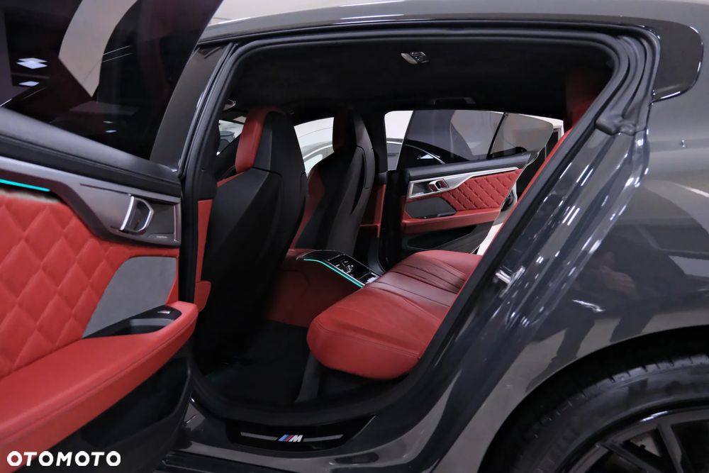 BMW M8 - 24