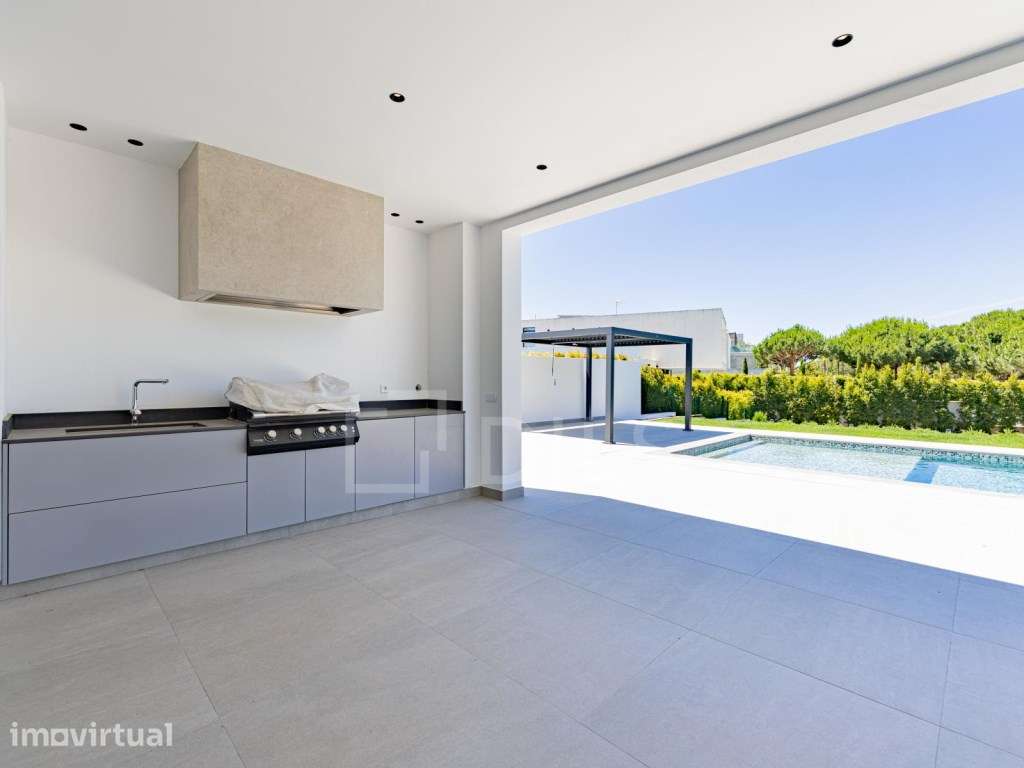 Moradia T4 com piscina, em novo condomínio, em Vilamoura - Grande imagem: 4/120
