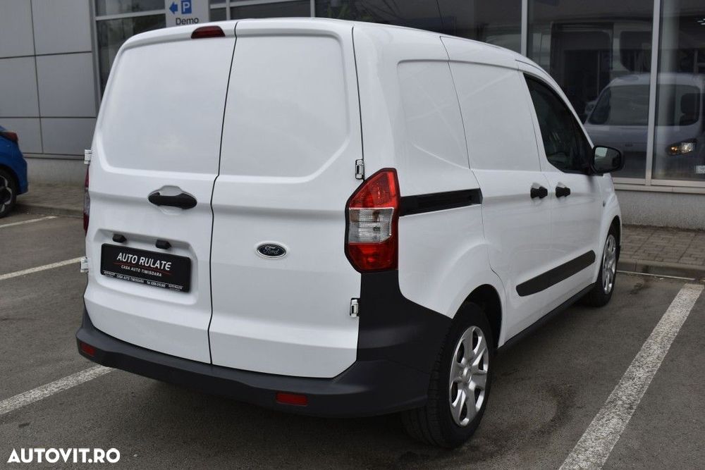Ford Transit Courier - 9