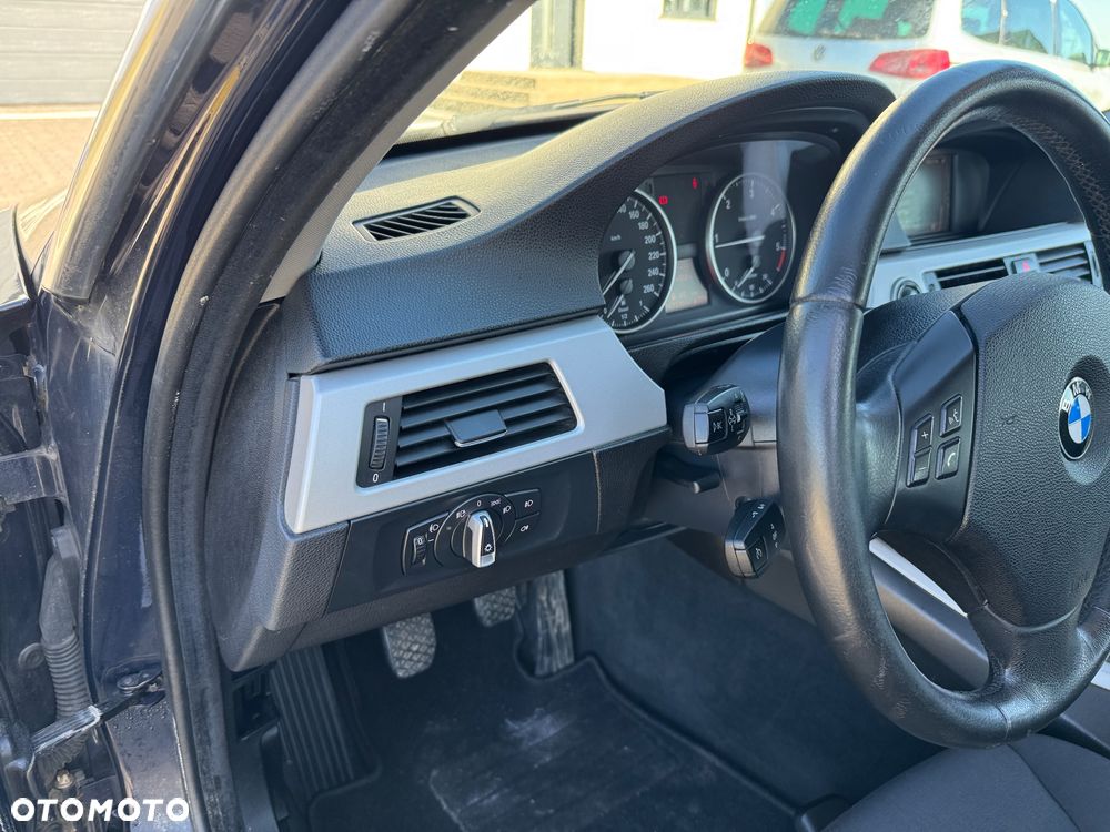 BMW Seria 3 318d DPF Edition Lifestyle - 14