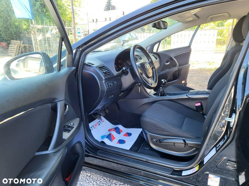 Toyota Avensis - 14