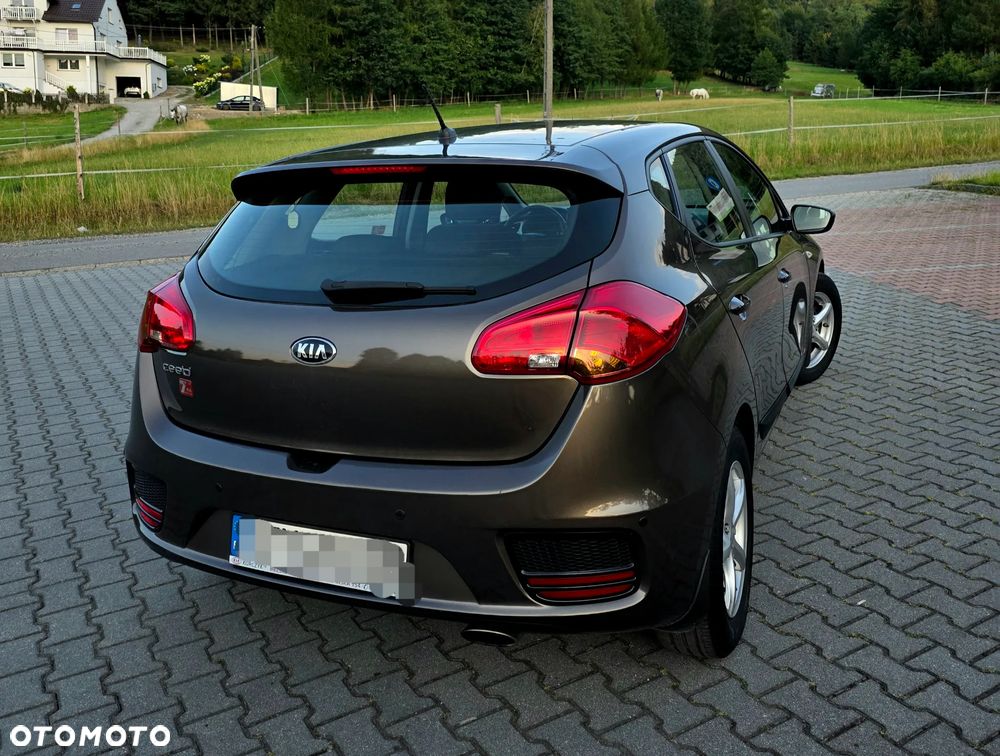 Kia Ceed 1.4 L - 25