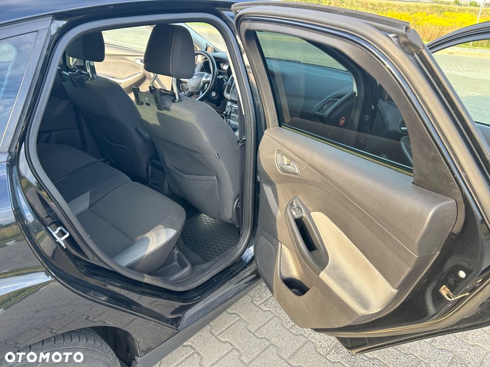 Ford Focus 1.6 Trend - 12