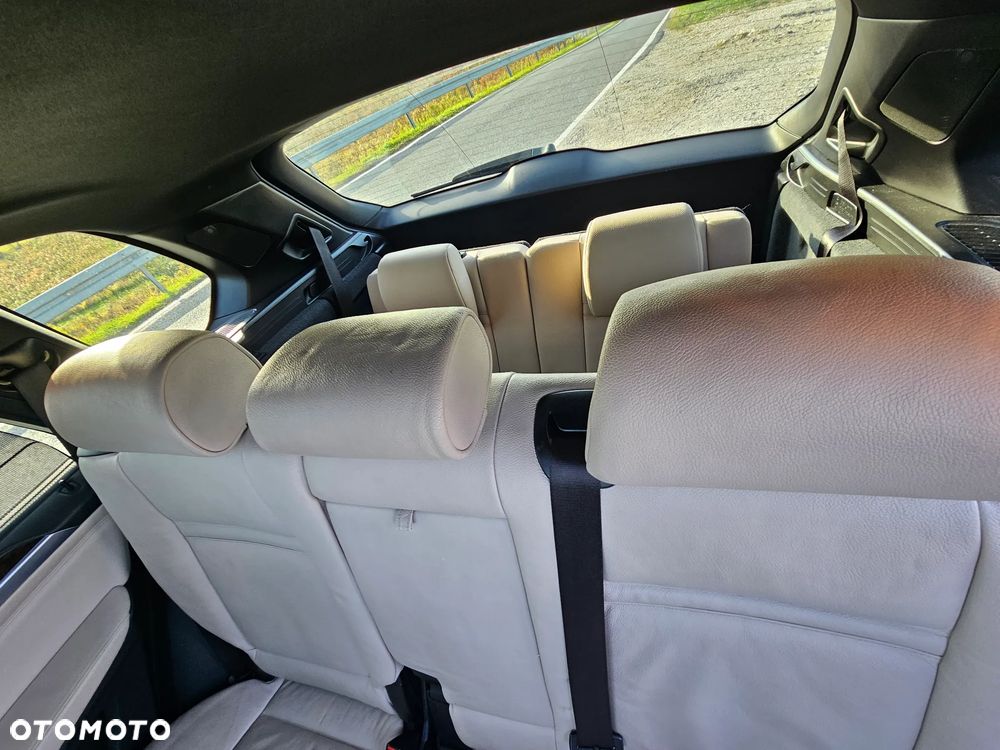BMW X5 5.0i xDrive - 18