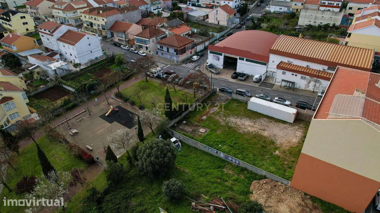 Terreno Urbano Para  Construção de 2 Moradias – Amadora - Grande imagem: 5/16
