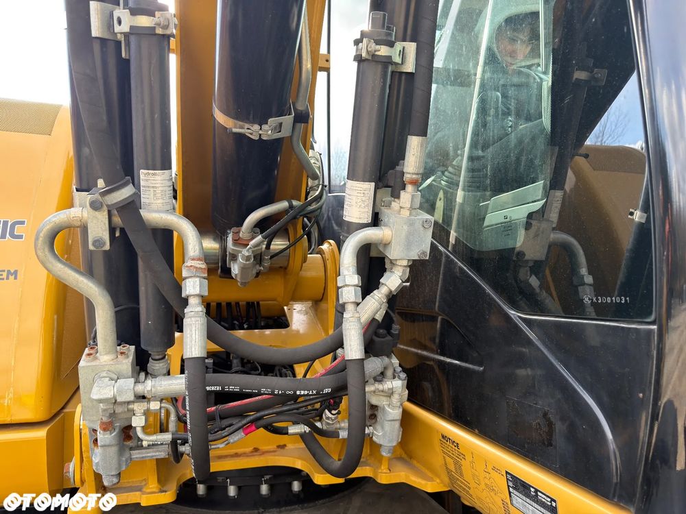 Caterpillar 313d - 9