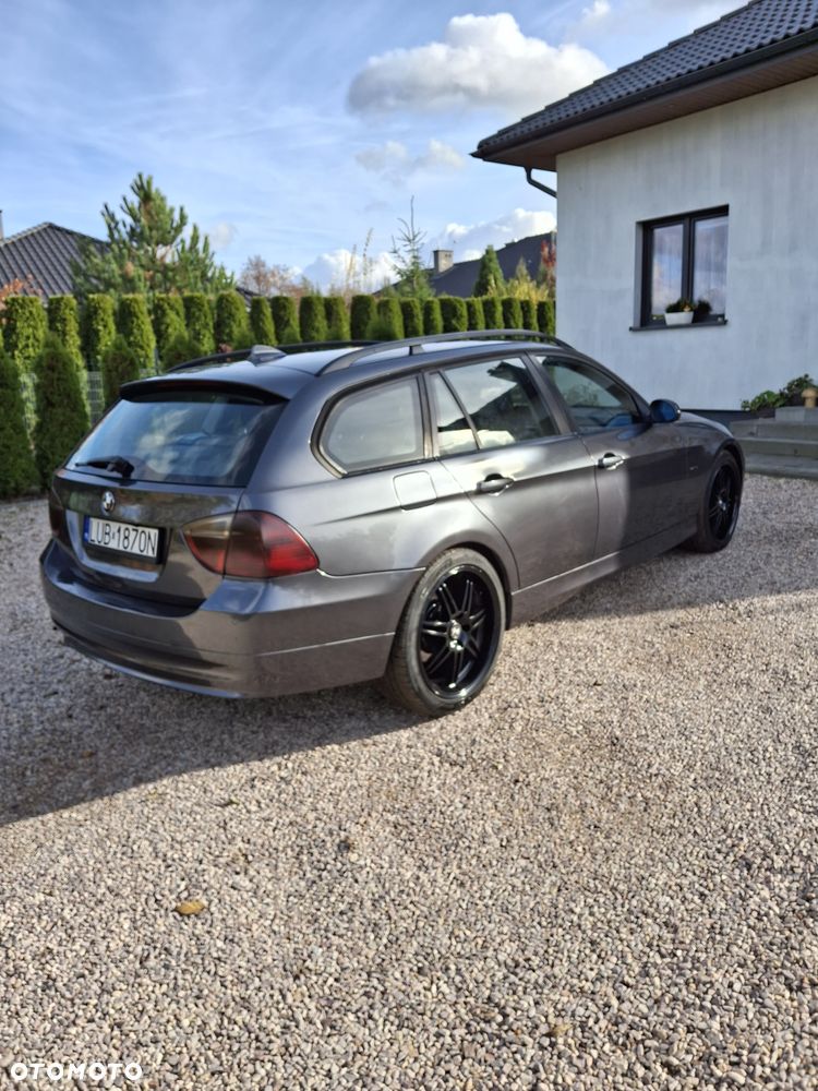 BMW Seria 3 318d - 3