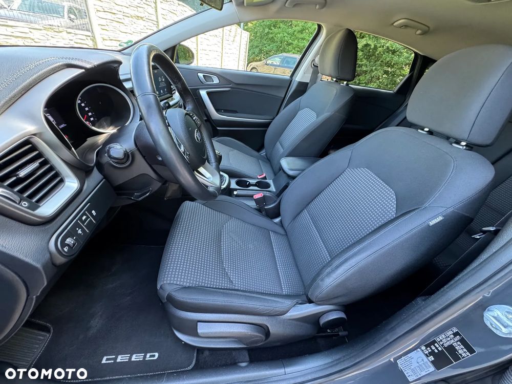 Kia Ceed - 30