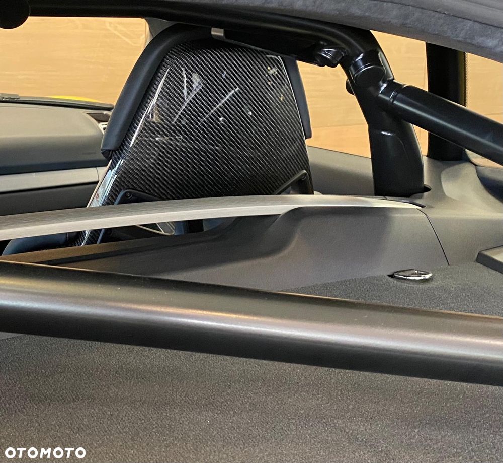 Porsche Cayman GT4 - 22