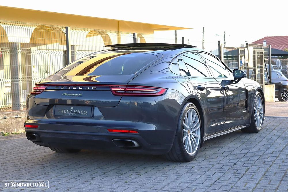 Porsche Panamera 4 E-Hybrid - 4