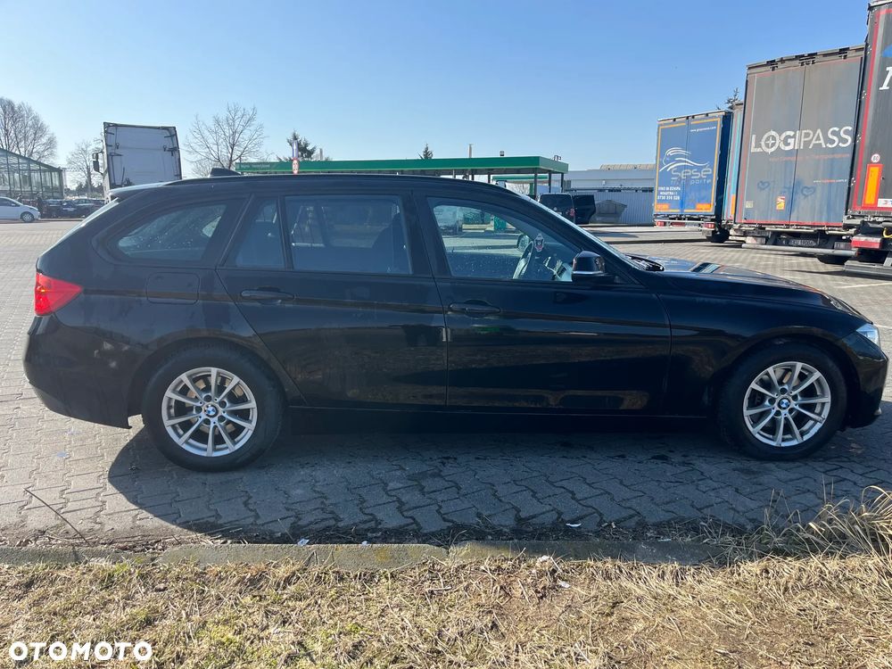 BMW Seria 3 320d - 27