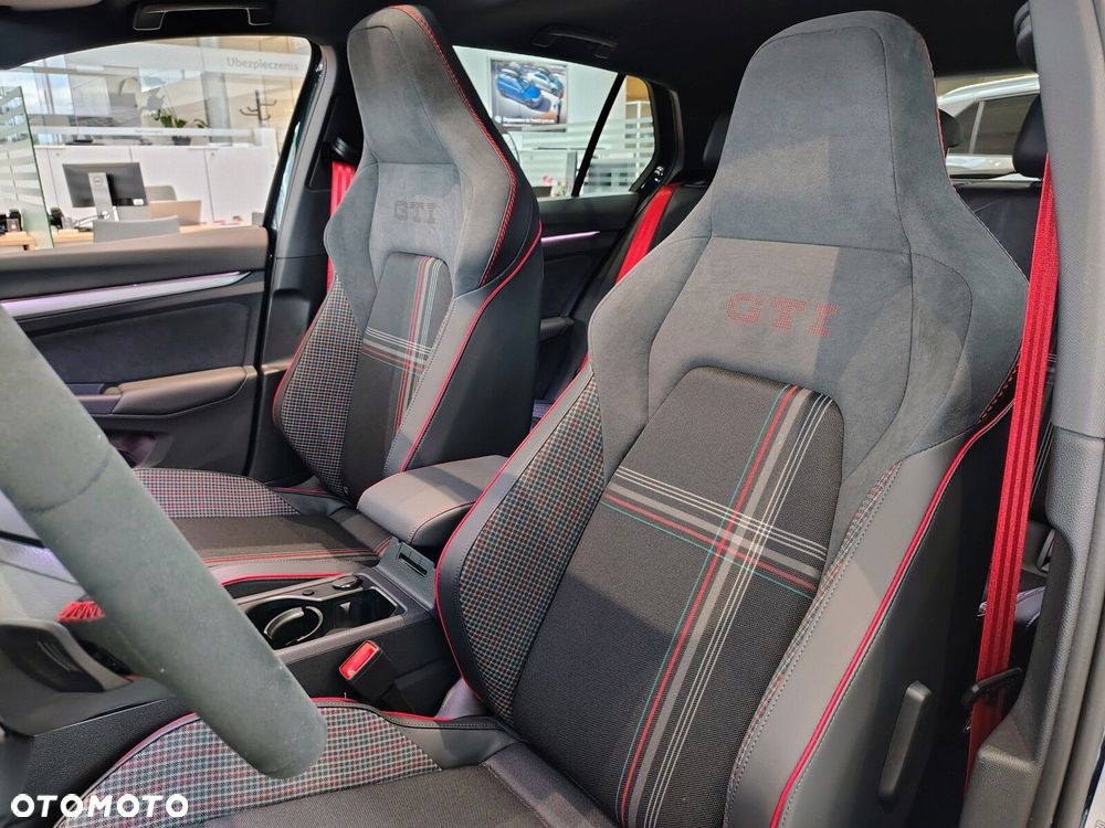 Volkswagen Golf - 19