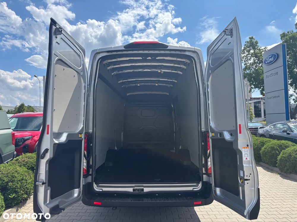 Ford Transit - 12