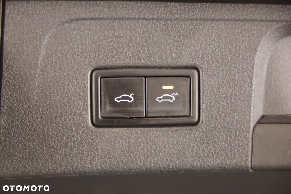 Volkswagen Passat 2.0 TDI Business DSG - 25