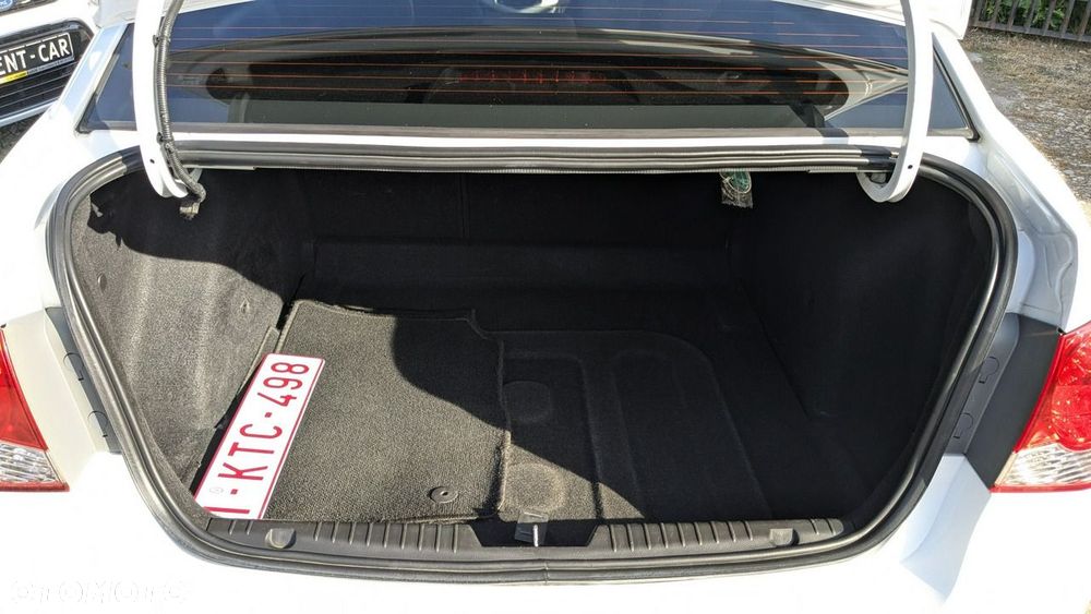 Chevrolet Cruze - 36