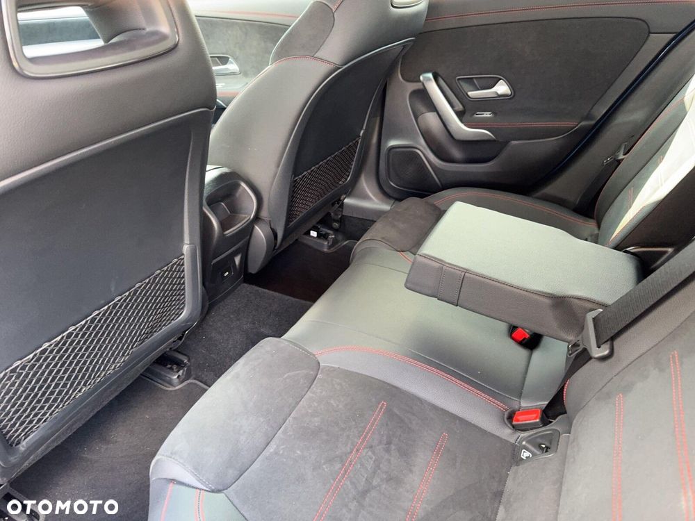 Mercedes-Benz CLA 180 AMG Line 7G-DCT - 18