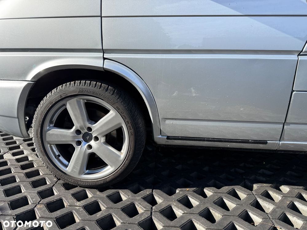 Volkswagen Caravelle - 16