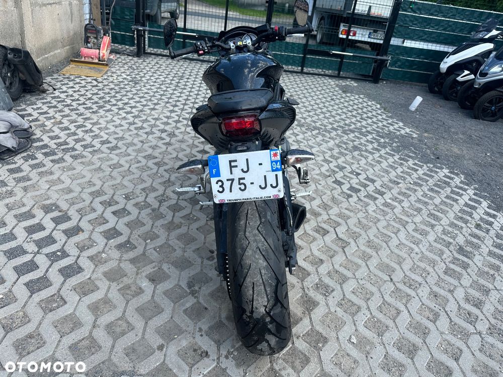 Triumph Street Triple - 6