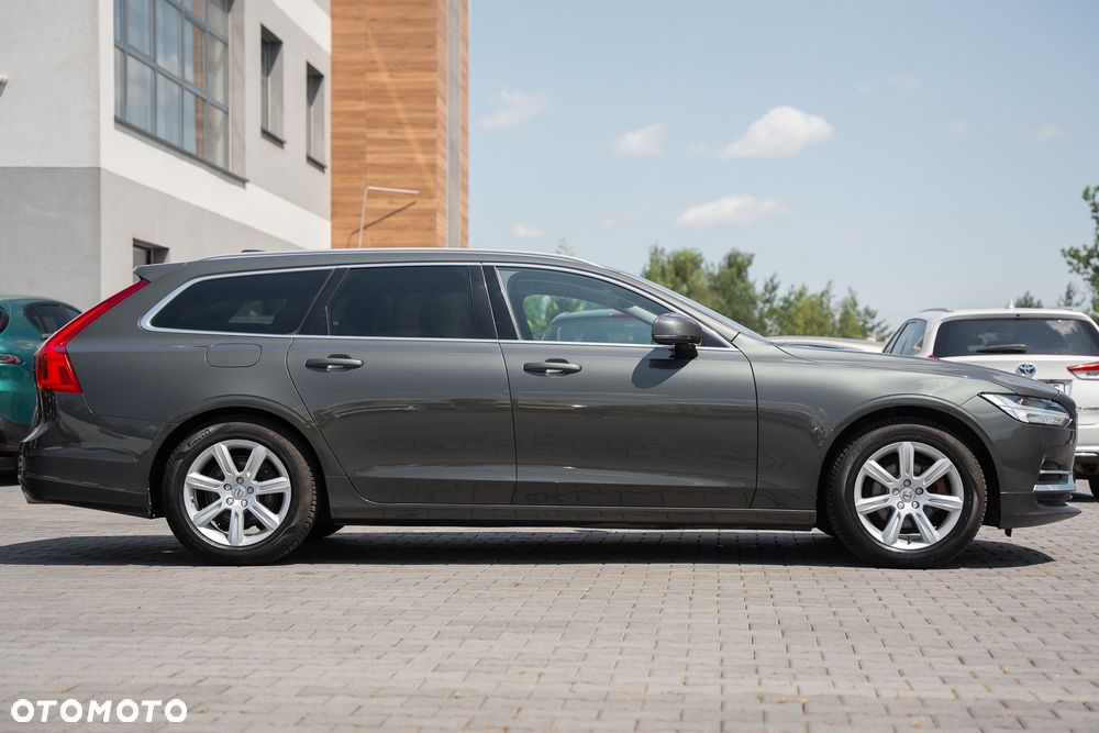 Volvo V90 D3 Geartronic Momentum Pro - 17
