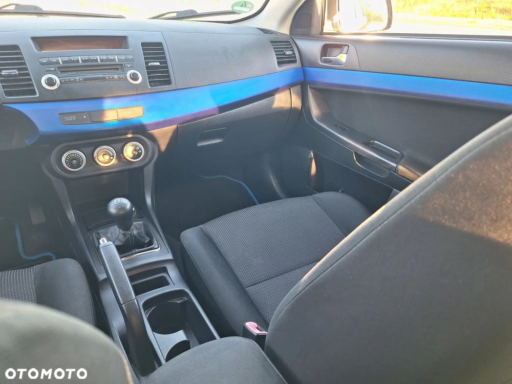 Mitsubishi Lancer 1.8 Invite - 26