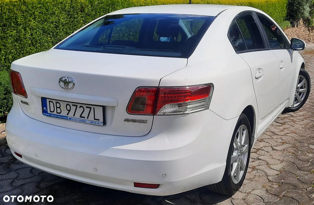 Toyota Avensis 1.8 Executive - 3