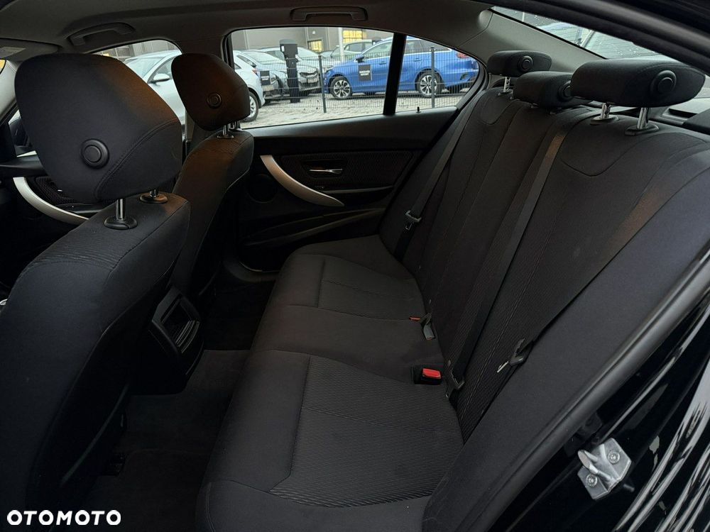 BMW Seria 3 316i - 19