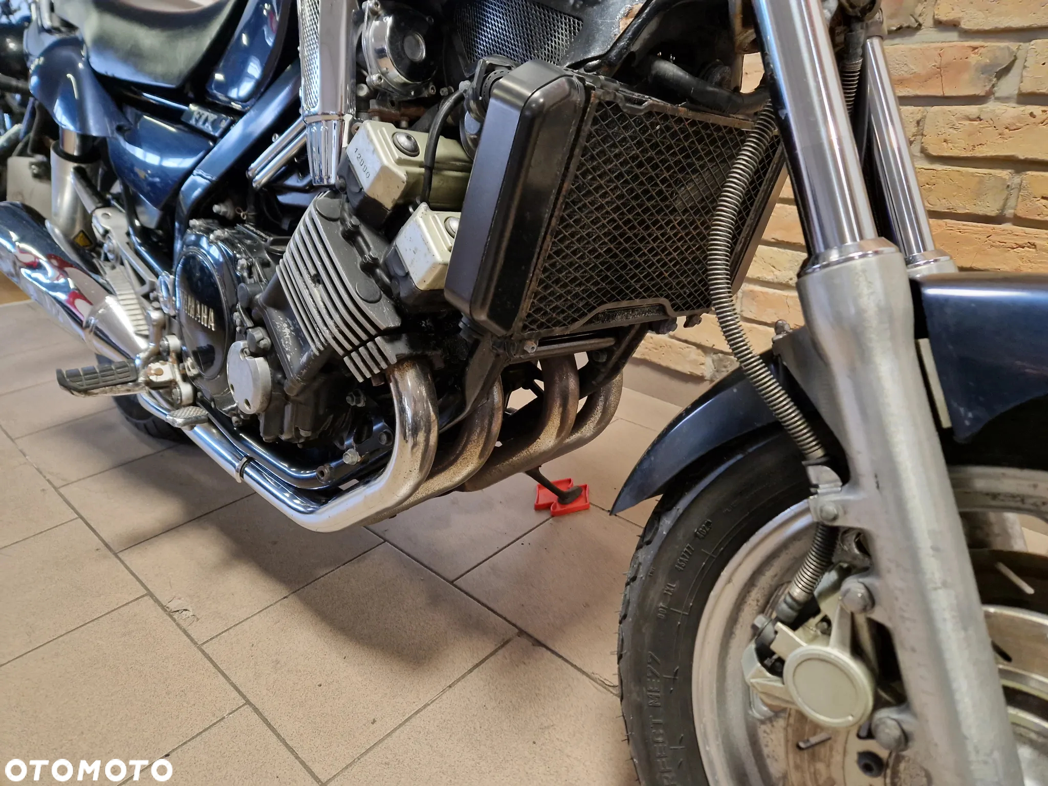 Yamaha FZX - 18
