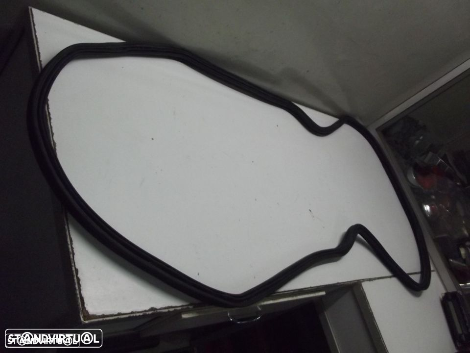 bmw E-30 touring borracha da mala - 3