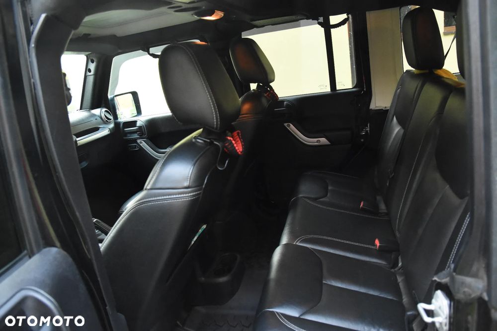 Jeep Wrangler 3.6 Unlim Sahara - 13
