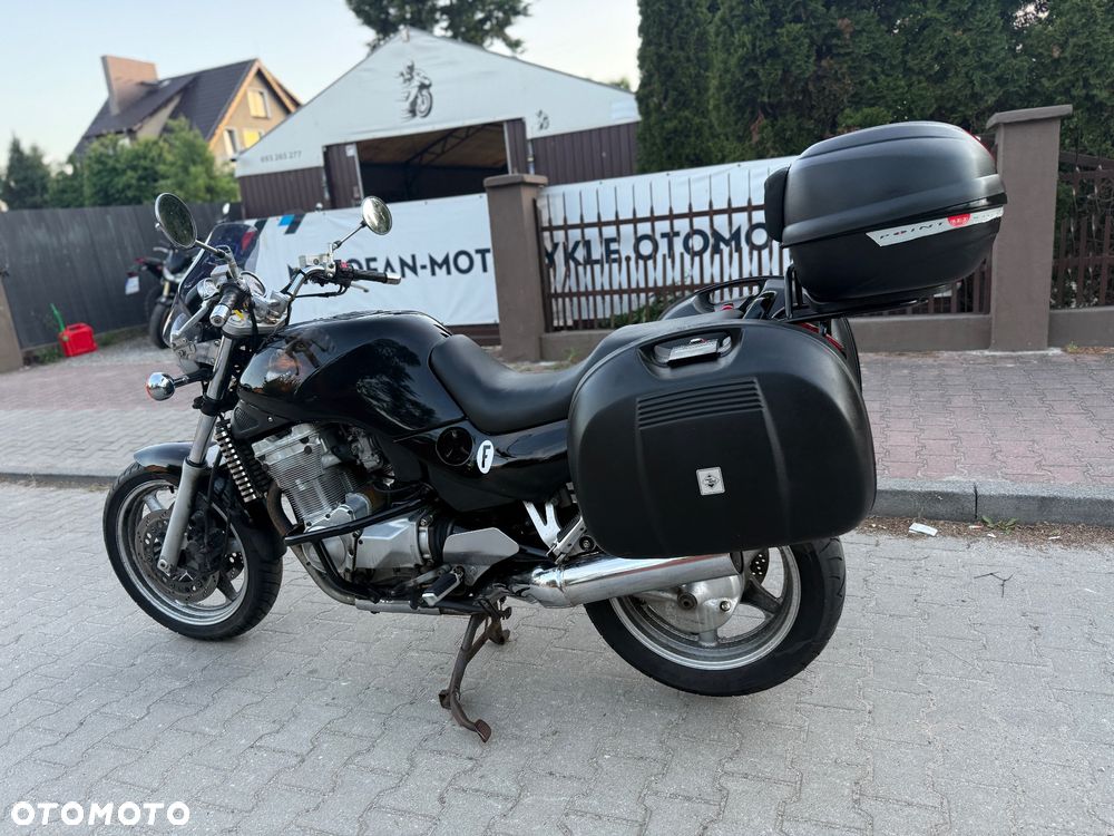 Suzuki GSX - 12