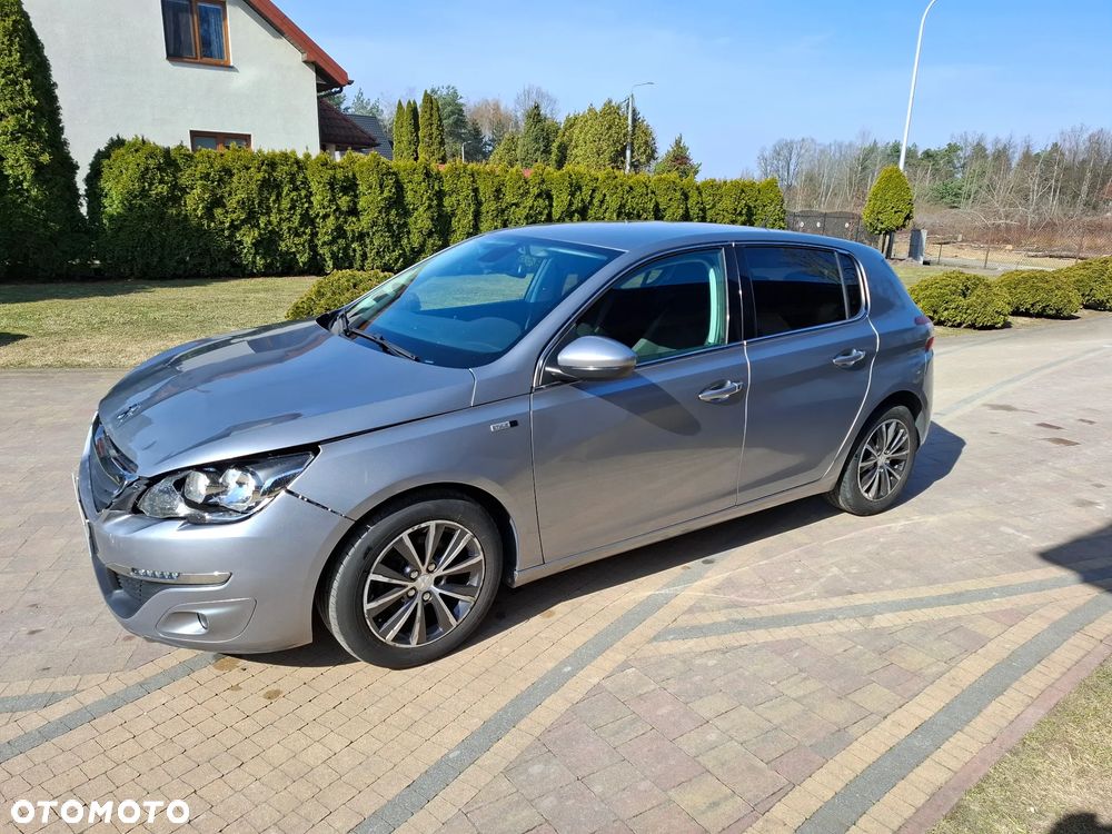 Peugeot 308 - 8