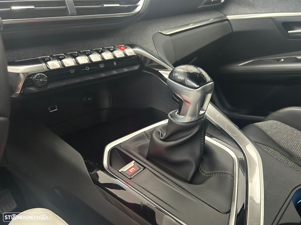 Peugeot 3008 1.2 PureTech Allure - 26